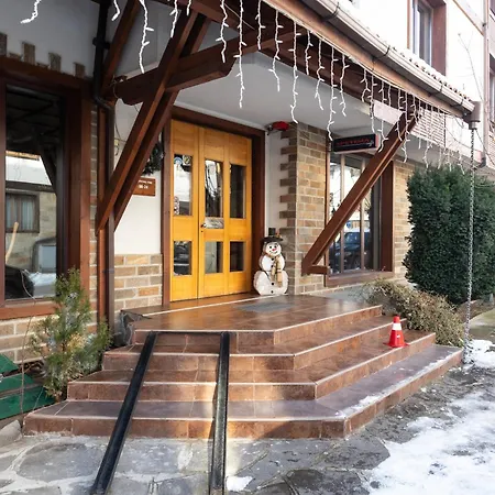 Refurbished Studios, Mountain View Balconies, Minutes From Gondola Apartament *