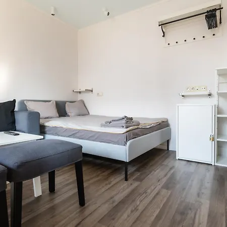 Refurbished Studios, Mountain View Balconies, Minutes From Gondola *