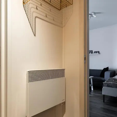 Apartament Refurbished Studios, Mountain View Balconies, Minutes From Gondola *