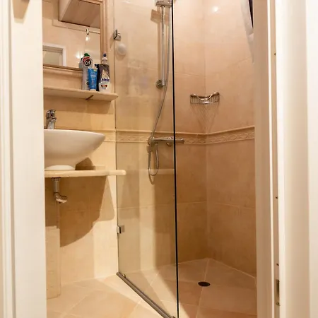 Refurbished Studios, Mountain View Balconies, Minutes From Gondola Apartment Bansko