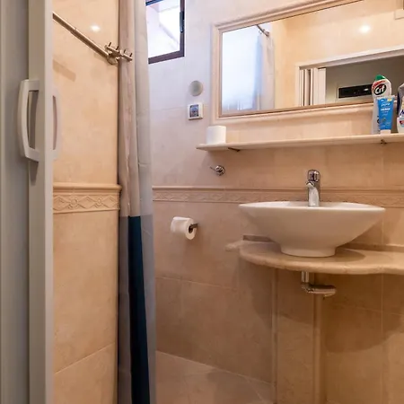 Апартаменты Refurbished Studios, Mountain View Balconies, Minutes From Gondola *