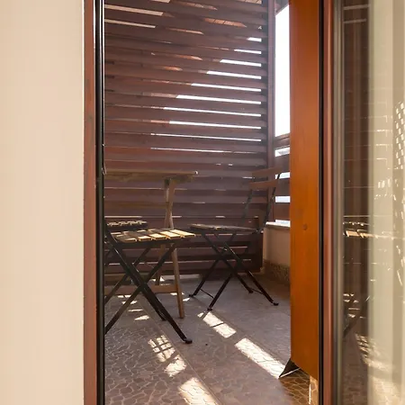 Refurbished Studios, Mountain View Balconies, Minutes From Gondola * Банско