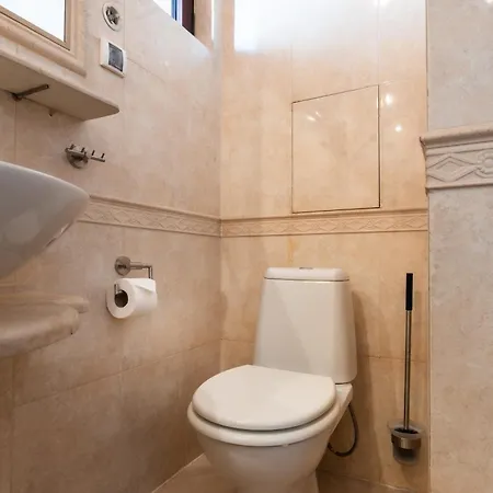 Refurbished Studios, Mountain View Balconies, Minutes From Gondola Apartment Bansko